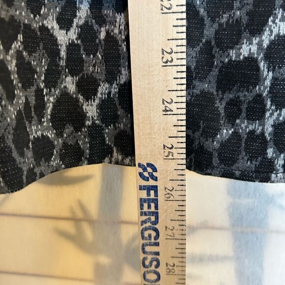 Chico's Black Gray Animal Leopard Print Full Zip Blazer Jacket Sz 2 NWT - Picture 5 of 8